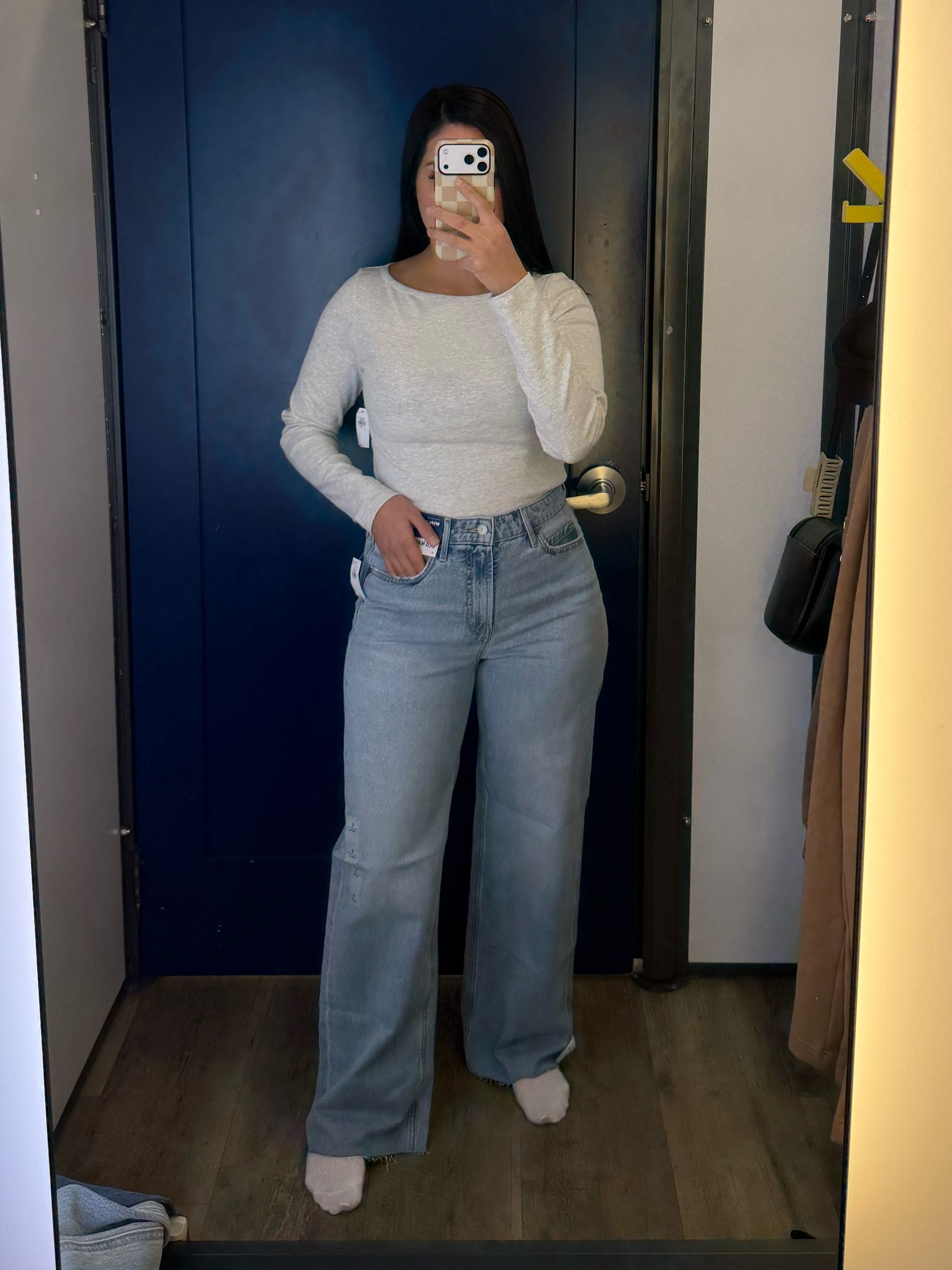 The comfiest and stretchy jeans I have ever put on 😍 

#LTKootd #LTKStyleTip #LTKSaleAlert