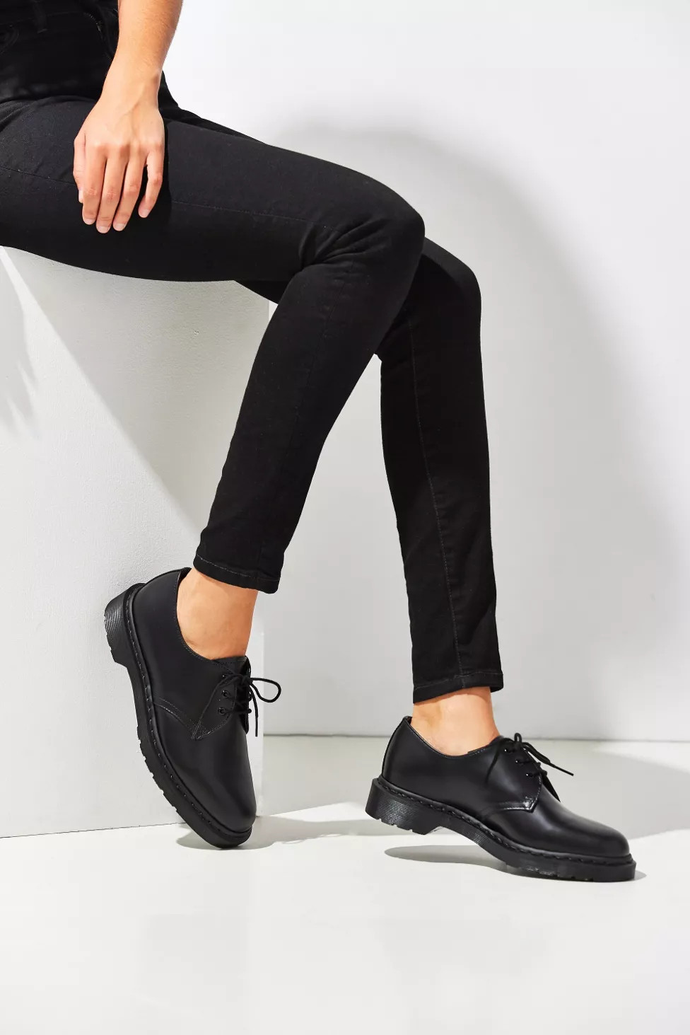 Dr. Martens 1461 Mono Smooth Leather Oxford | Urban Outfitters (US and RoW)