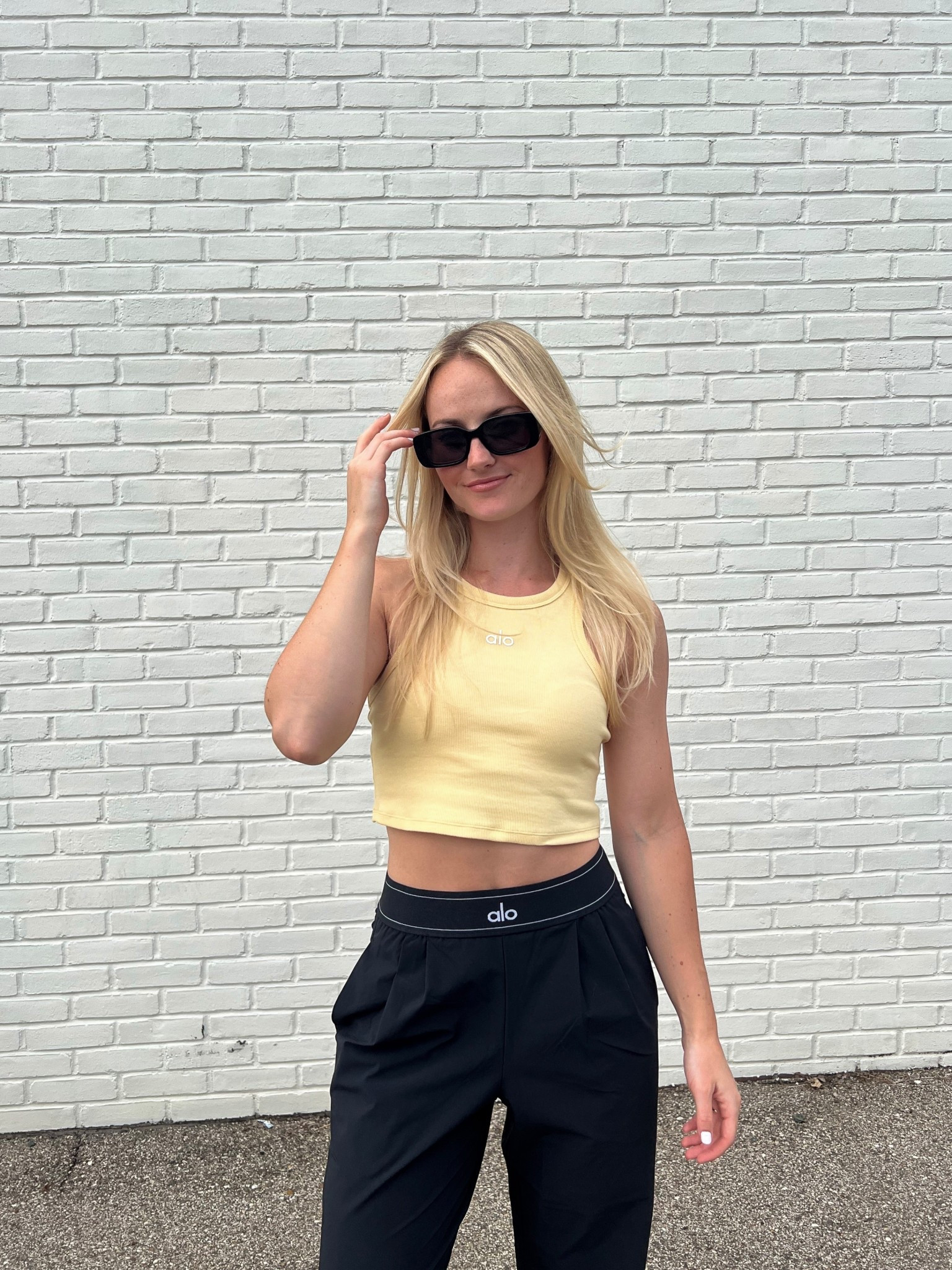 Alo trouser pants and butter yellow🖤💛

Sized down in the pants for a more fitted look 🫶🏻 wearing xxs!

#LTKActive #LTKStyleTip #LTKFindsUnder100