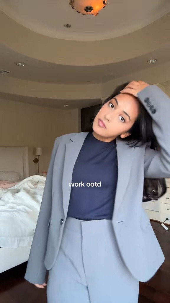 Work outfit idea. Blazer and pants from Aritzia. #outfit #fit #OOTD #corporateootd #corporateoutfits #workwear

#LTKWorkwear #LTKPetite #LTKStyleTip