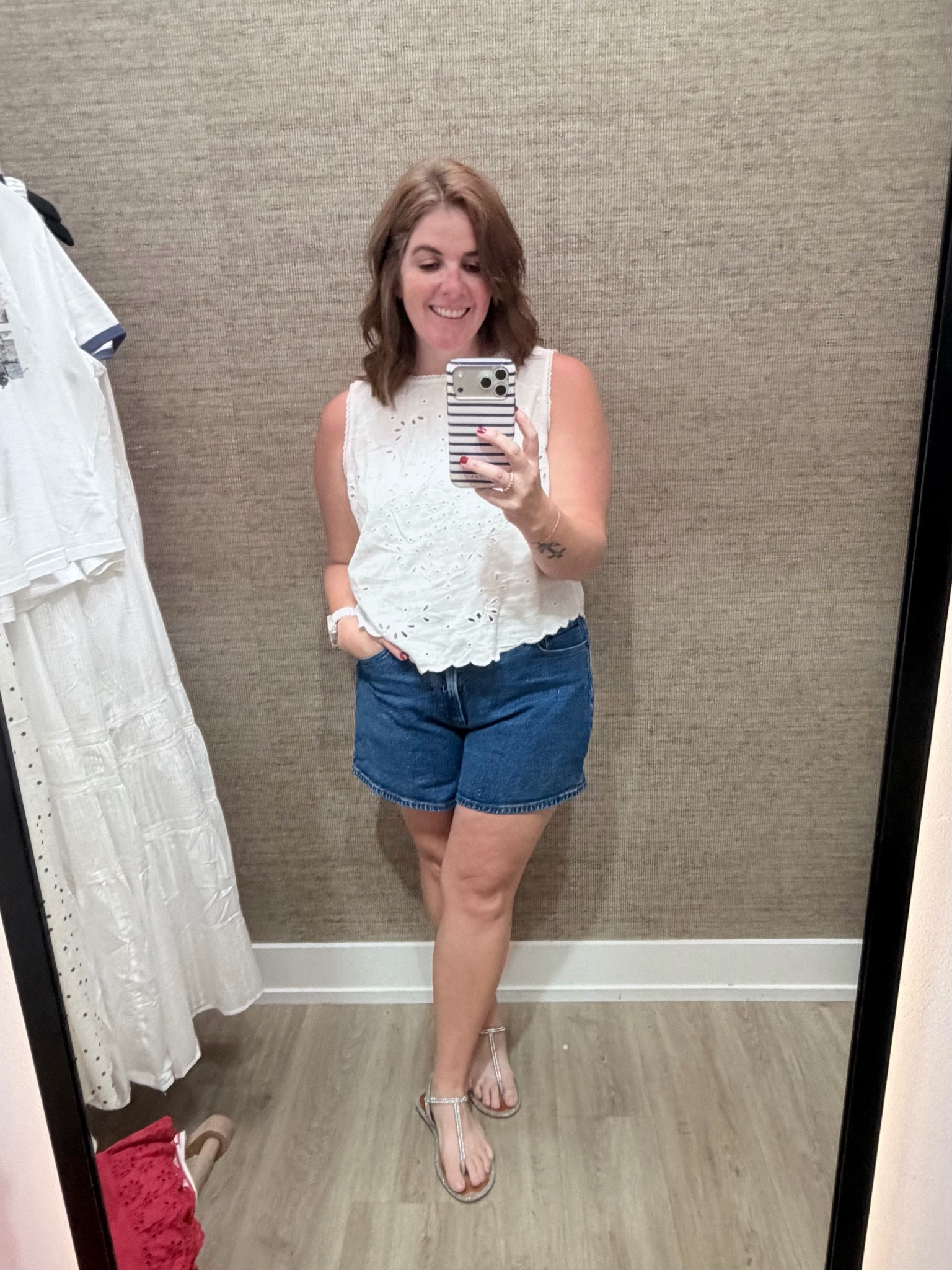 LTK x Abercrombie Sale! 

A little bonus look, as this is the look I was wearing at the beginning on the try on! The  tank and the shorts are both Abercrombie, they both run TTS and they are 20% off through the LTK app!

#LTKxAbercrombie #LTKSaleAlert