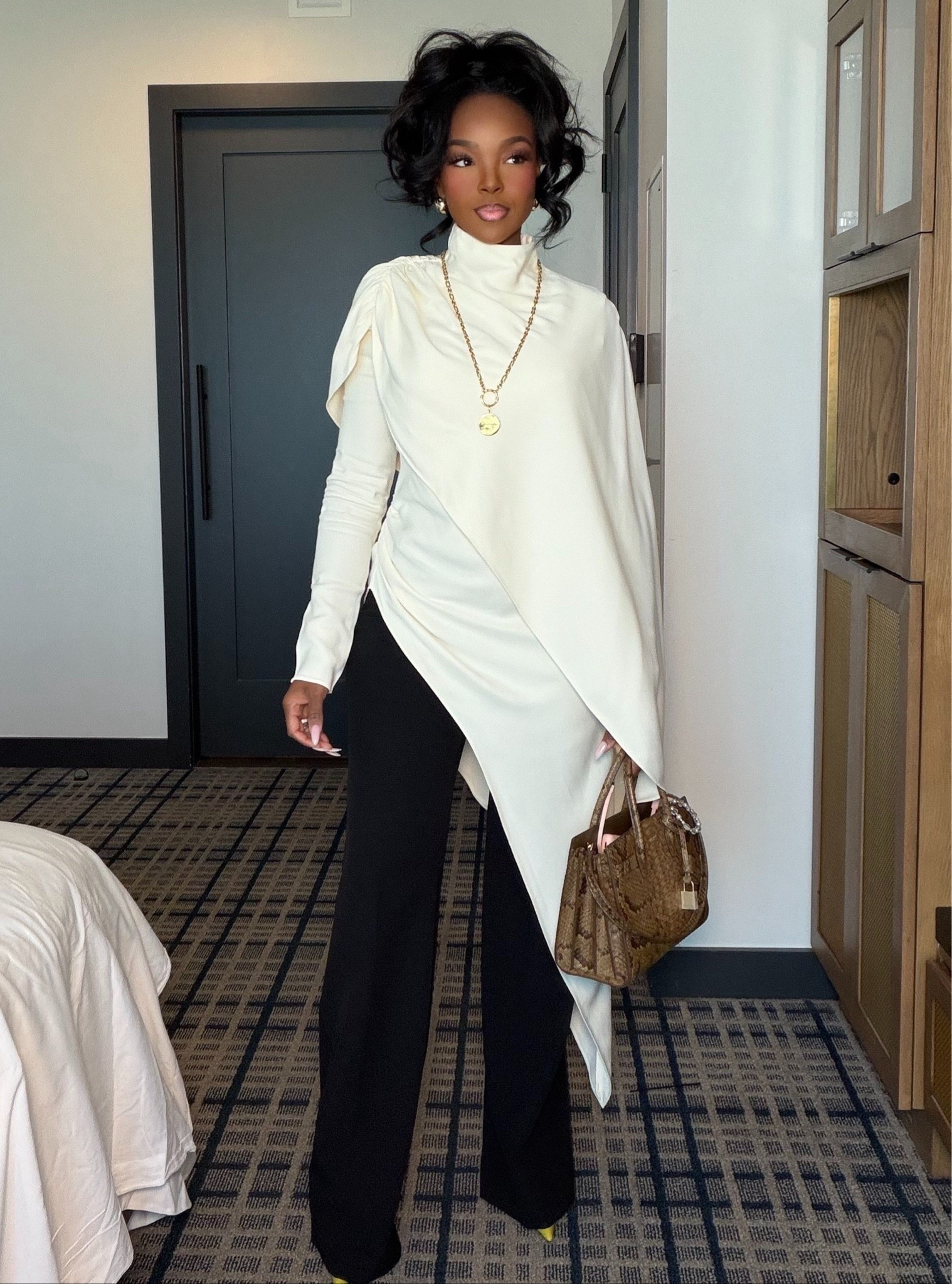 Scroll to shop 👇🏽 Everything from this look is linked below ✨  

Size Small | 5’4” | 140 lbs  📲 Download the FREE LTK app & follow @kirasfashionfinds

  Petite summer outfit, women’s outfit ideas, everyday style, affordable fashion, summer fashion  #LTKPetite #LTKootd #LTKSeasonal

#LTKootd #LTKgrwm #LTKCon
