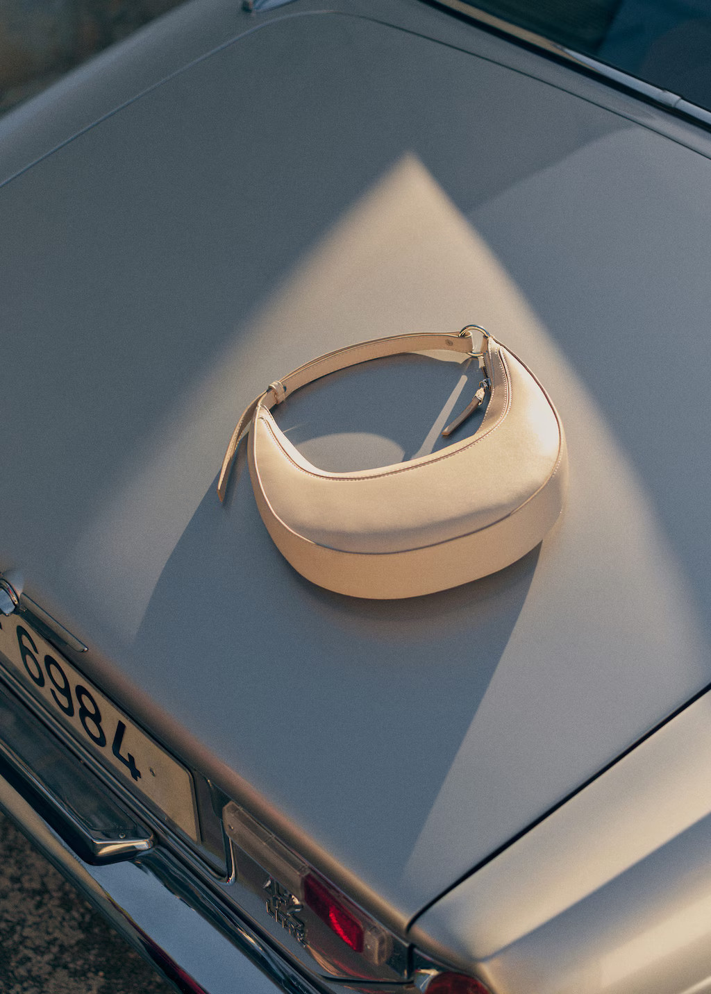 Oval shoulder bag off white - Women - One size - MANGO | Mango (US/MX/AU)