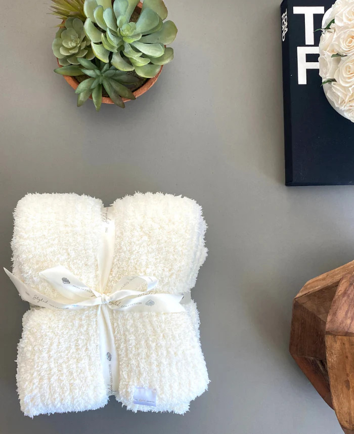 Dream Buttery Blanket | The Styled Collection