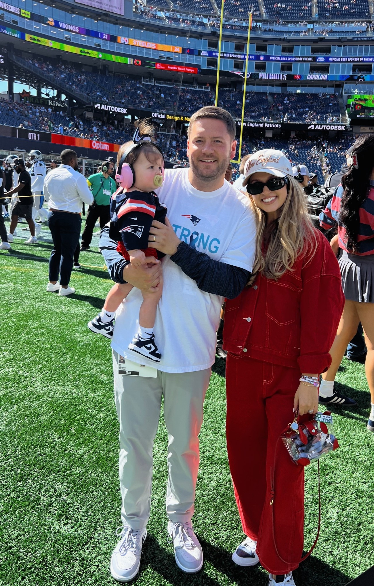 Patriots game day ❤️💙
NFL game day outfit
Football outfit 
Denim set - wearing size S in top and bottom 

#LTKFamily #LTKFallSale #LTKSeasonal