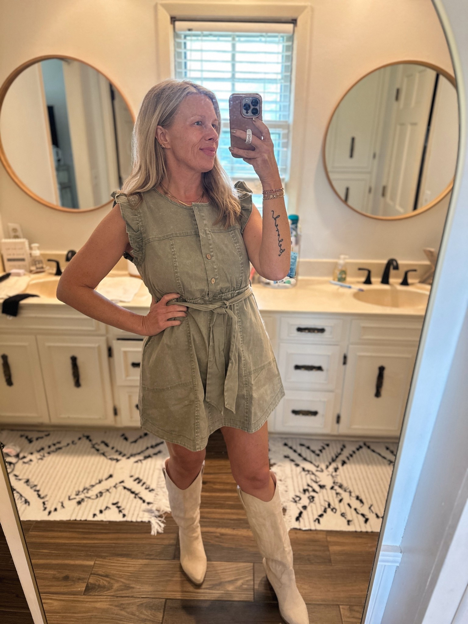 Love this fit for fall transition! 

#LTKStyleTip #LTKSaleAlert #LTKBeauty