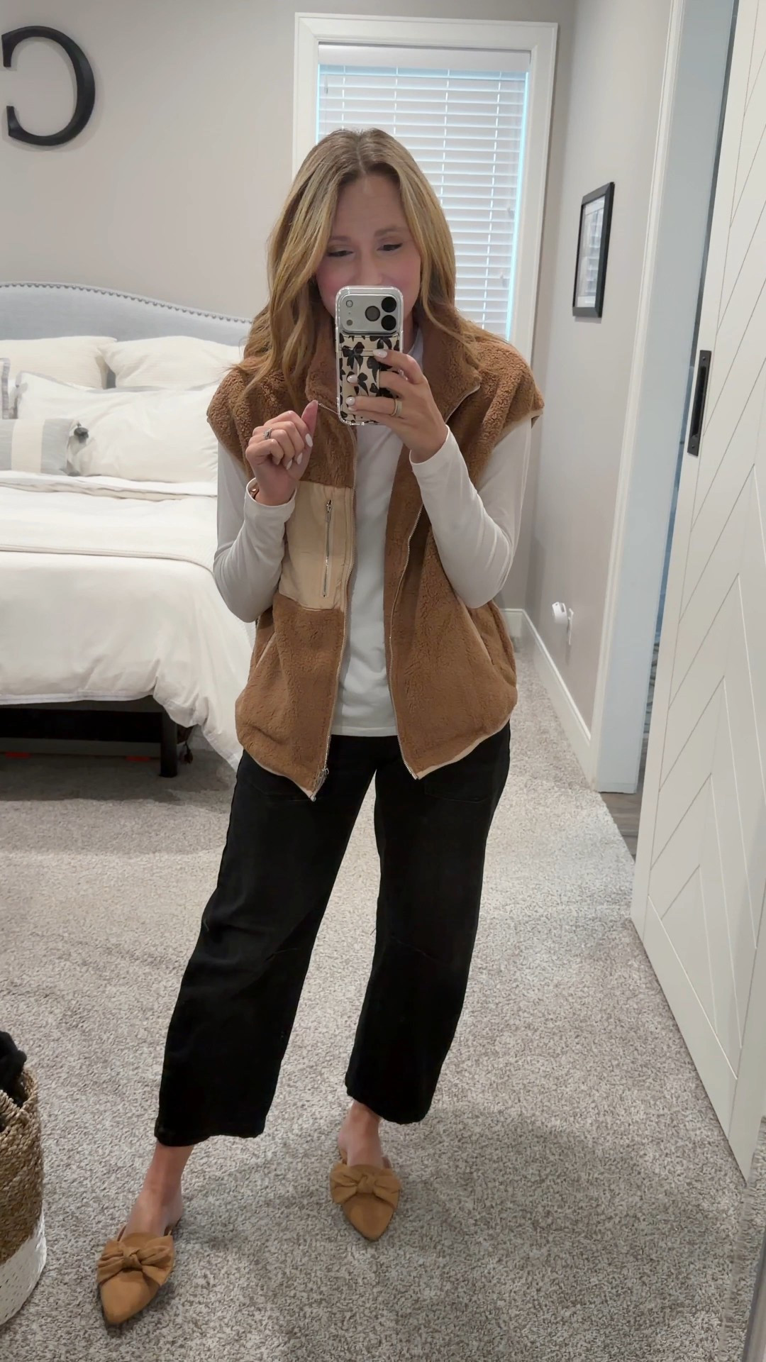 This fuzzy vest from Amazon is so cute and cozy! Only $30!


#LTKootd #LTKgrwm #LTKSeasonal