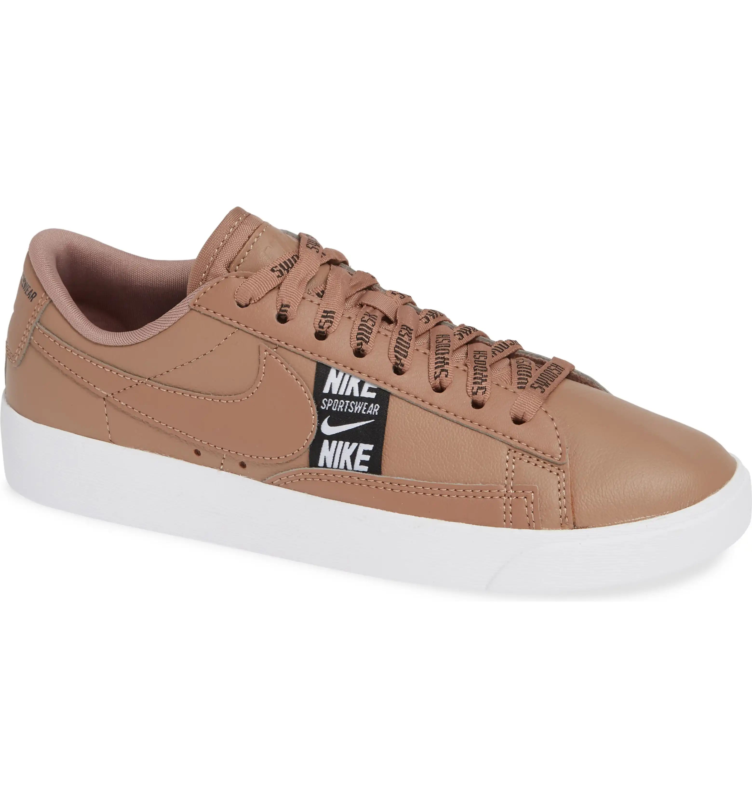 Blazer Low SE Sneaker | Nordstrom