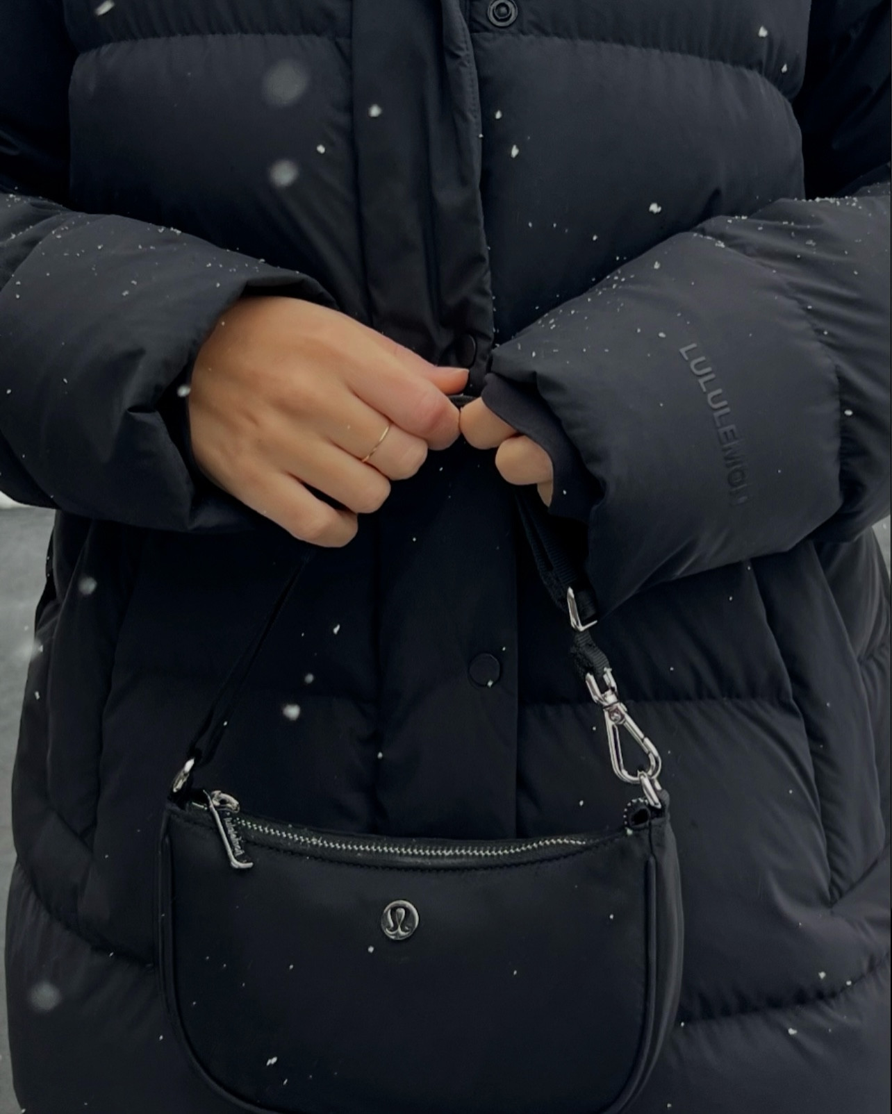 Comfort called.. so I answered in lululemon 🖤

#LTKcanada #LTKwinter #LTKmodest