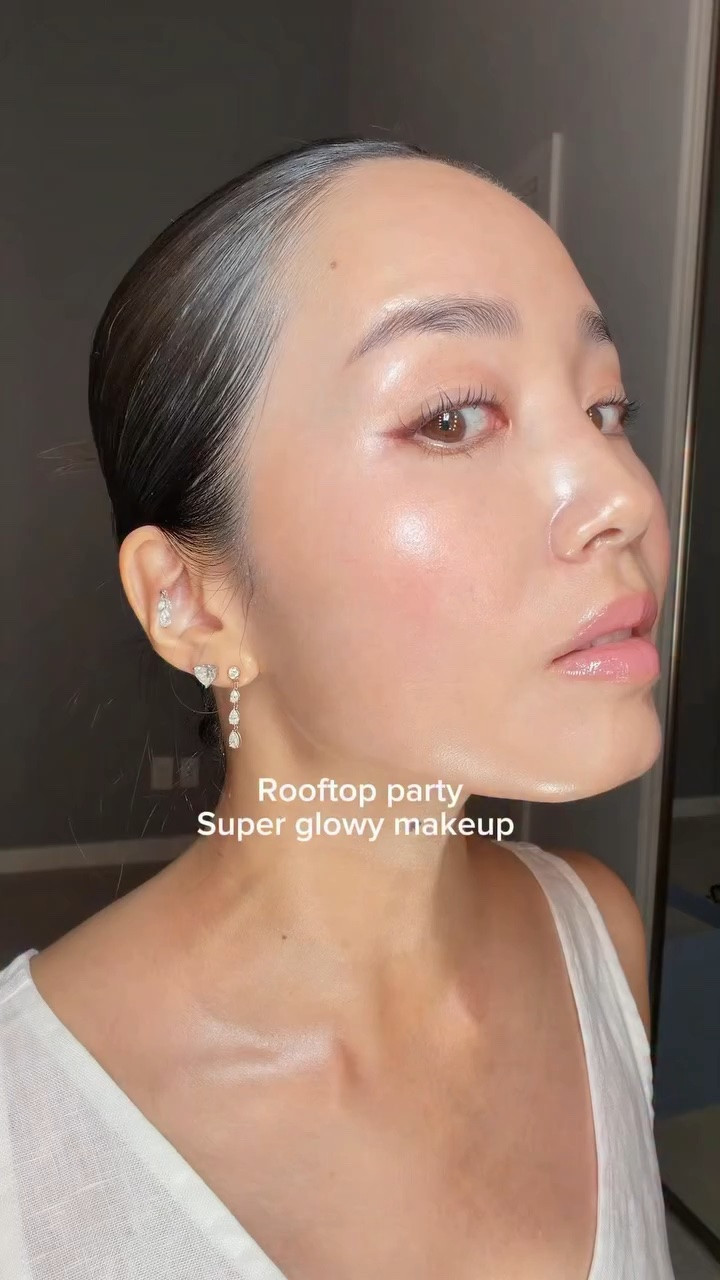 I’ll be glowing under the sun☀️ #glowymakeup #makeup #rooftopvibes #summermakeup