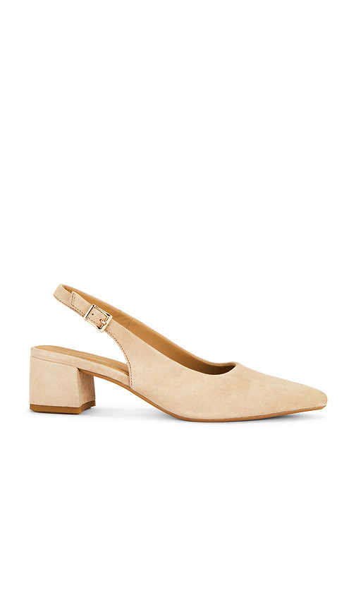 Vagabond Shoemakers ESCARPIN MARTA SUEDE SLINGBACK en Beige. Taille 39. Also en 36, 37, 38, 40, 41. | Revolve Clothing (Global)