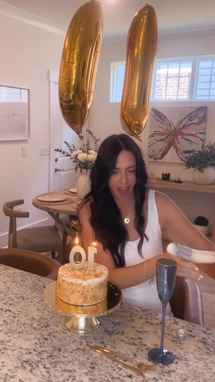 I promise you this creator thing is harder than it looks! Cheers 🥂 

BTW @tostbeverages Rose was amazing! 
🤩 Sparkling white tea, ginger elderberry (non-alcoholic) 

#tost #drinks #celebrate #creator #10k #bts

#LTKOver40 #LTKStyleTip #LTKParties