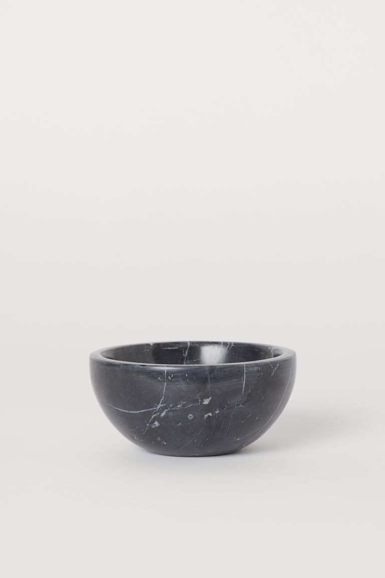 Small marble bowl. Height 1 3/4 in., diameter 4 in. | H&M (US + CA)