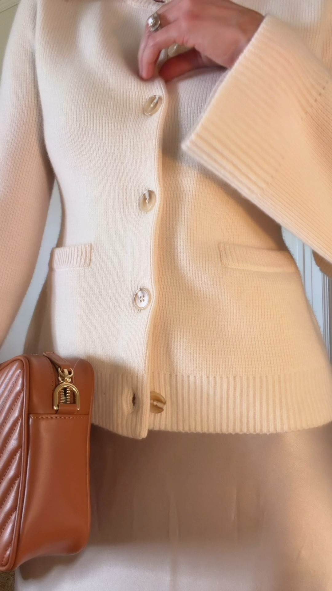 #quincepartner affordable cashmere and silk from @onequince 

#LTKHoliday #LTKGiftGuide