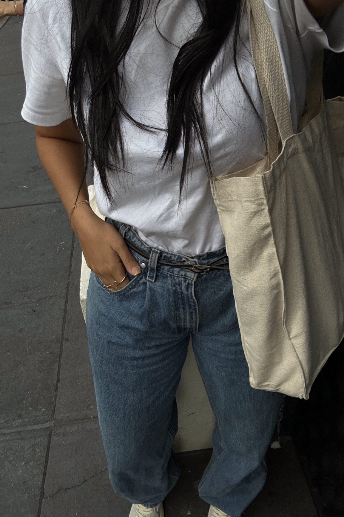 never met a more perfect white tee 

+ t shirt: clyque the label
+ jeans: vintage levis 
+ belt: source unknown
+ sneakers: veja 

#LTKStyleTip #LTKFindsUnder100 #LTKMidsize