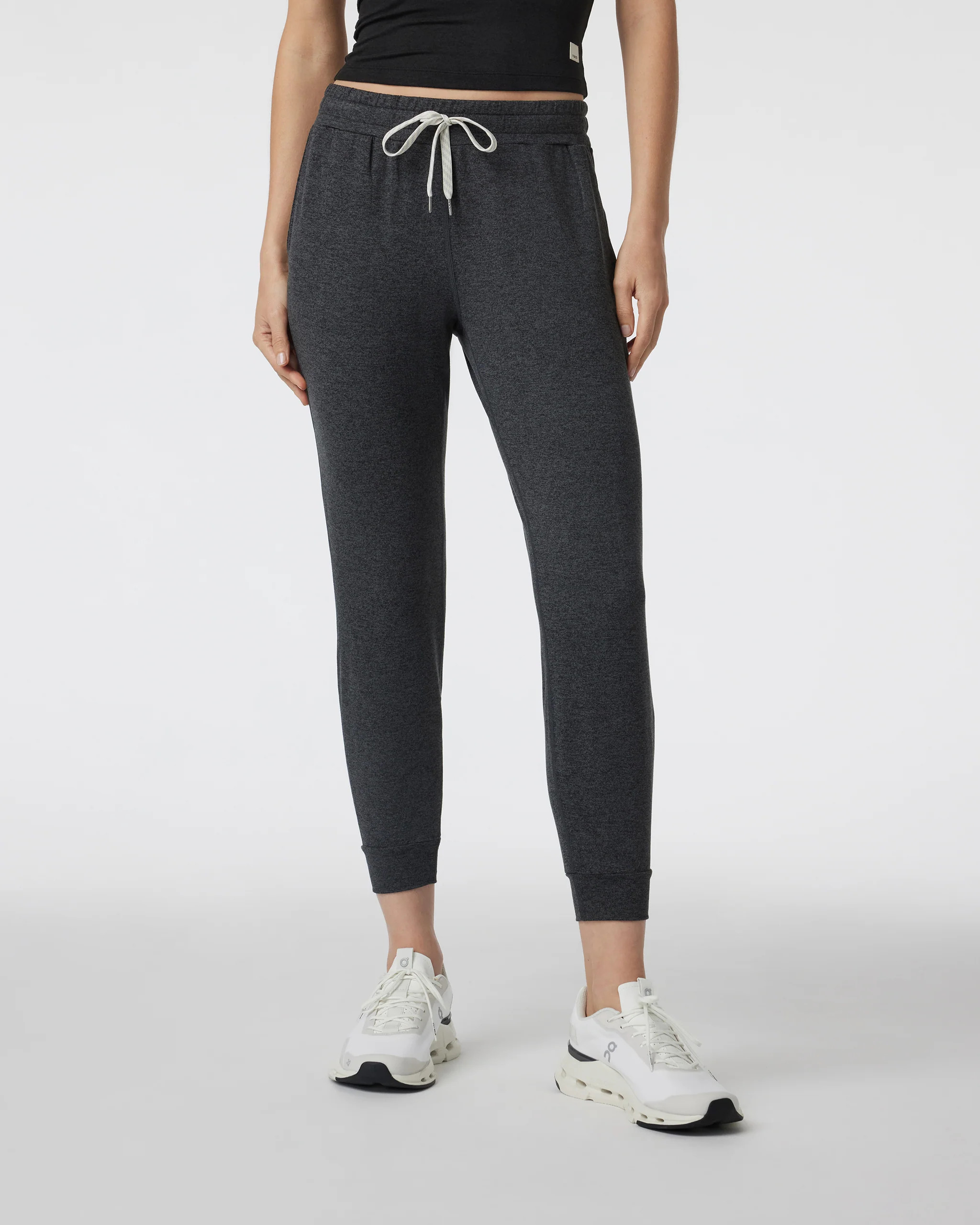 Performance Jogger | Women's Charcoal Joggers | Vuori | Vuori Clothing (US & Canada)
