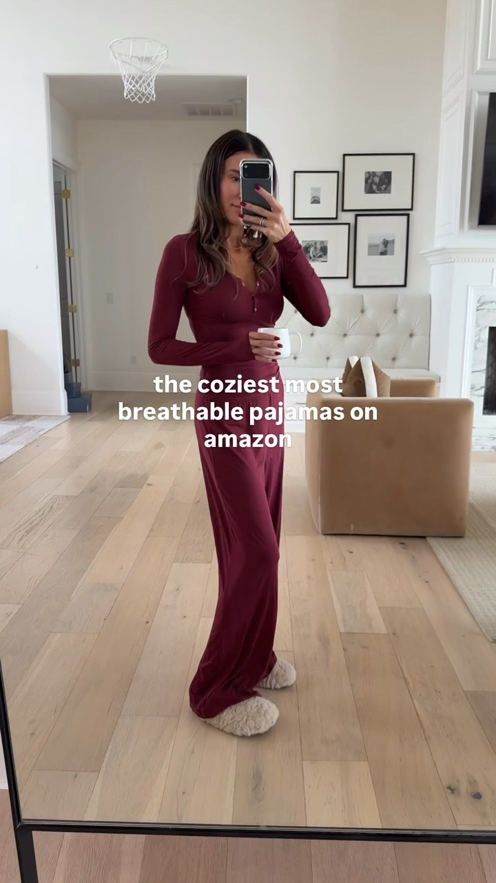 The coziest, most breathable pajamas! Obsessed with this burgundy color! Comes in a bunch of colors 

Wearing size small

Amazon pajamas, Christmas pajamas, holiday pajamas, gift for her

#LTKSeasonal #LTKOver40 #LTKgrwm