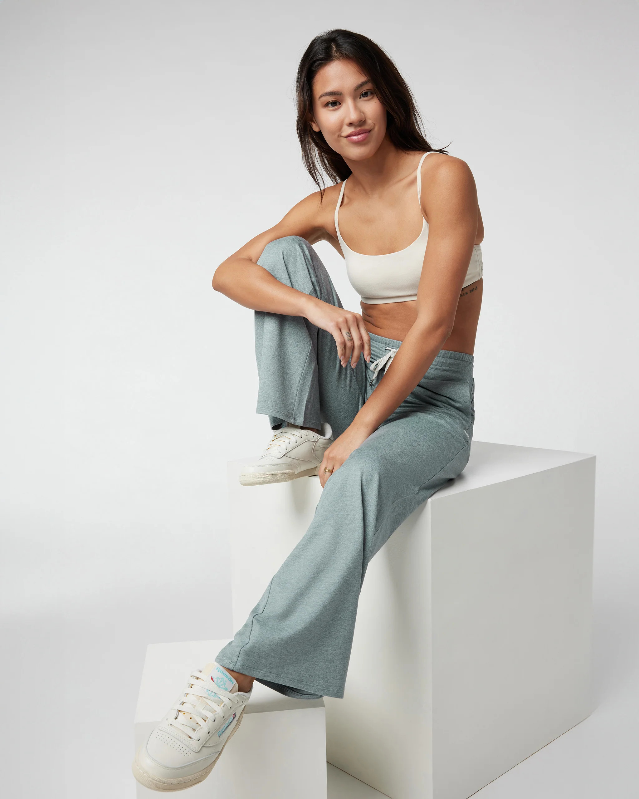 Halo Essential Wideleg - Short | Vuori Clothing (US & Canada)