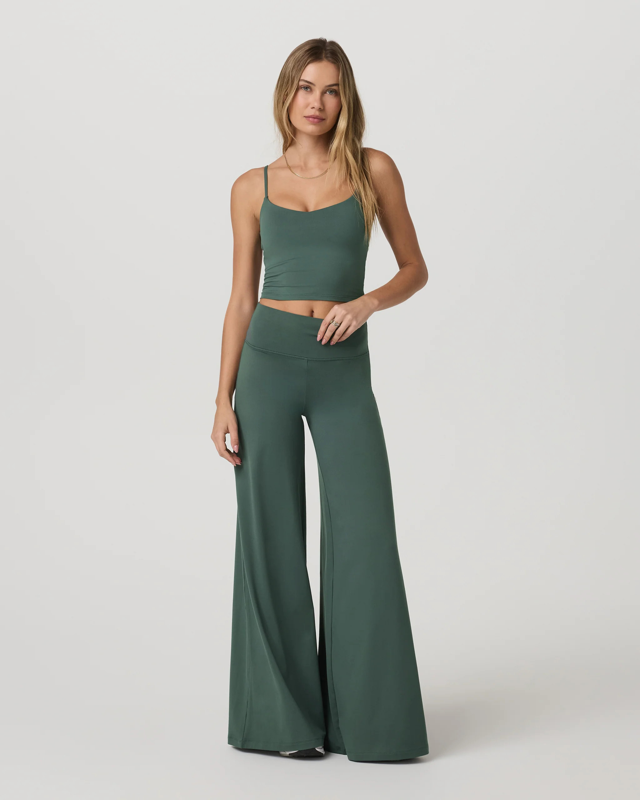 Halo Easy Wideleg Pant - Short | Vuori Clothing (US & Canada)