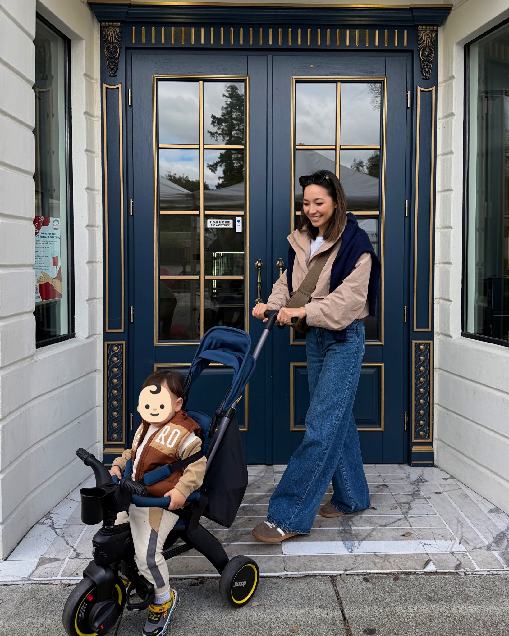 Weekend outting to the famers market!

Lululemon jacket xs
Abercrombie jeans- runs big , 24 regular 

Mom outfit / casual outfit with sneakers 