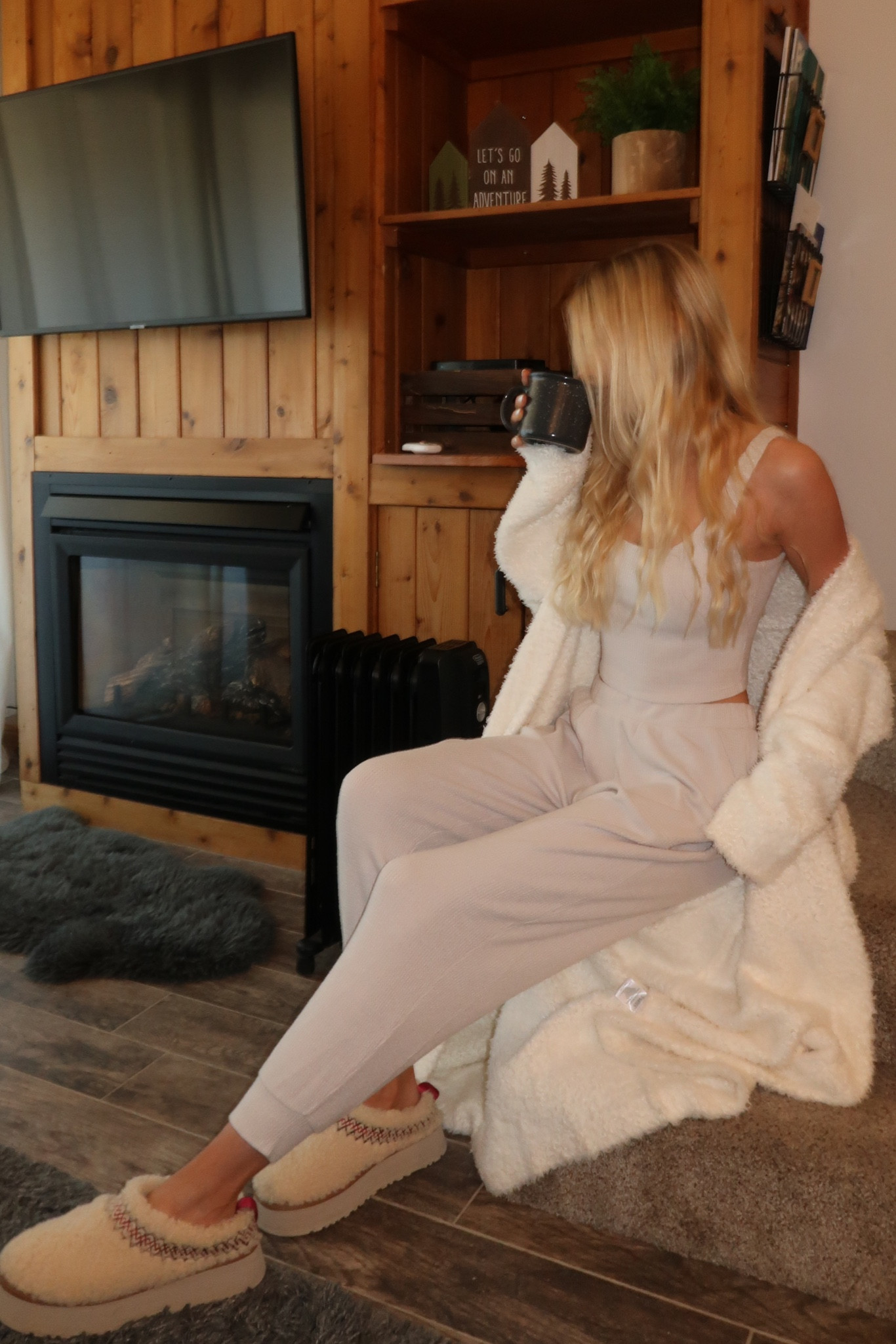 Cozy mountain vibes

#Abercrombie #Uggs #robe #skims #dupe #cozy #lounge #loungewear #slippers #giftsforher #giftguide #sale #blackfriday

#LTKCyberWeek #LTKfindsunder50 #LTKGiftGuide