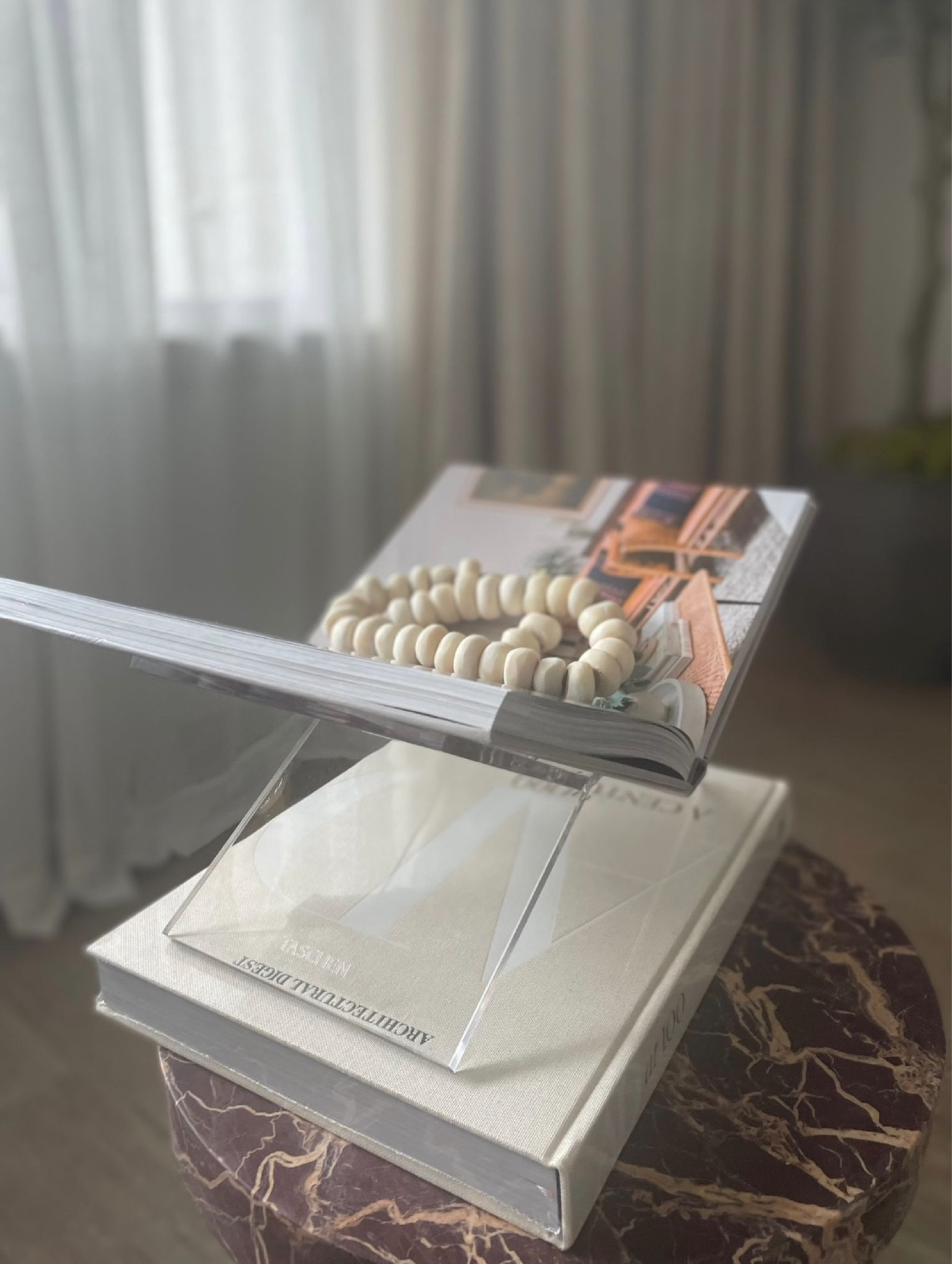  Bookstand that melts with your environment

#LTKhome
