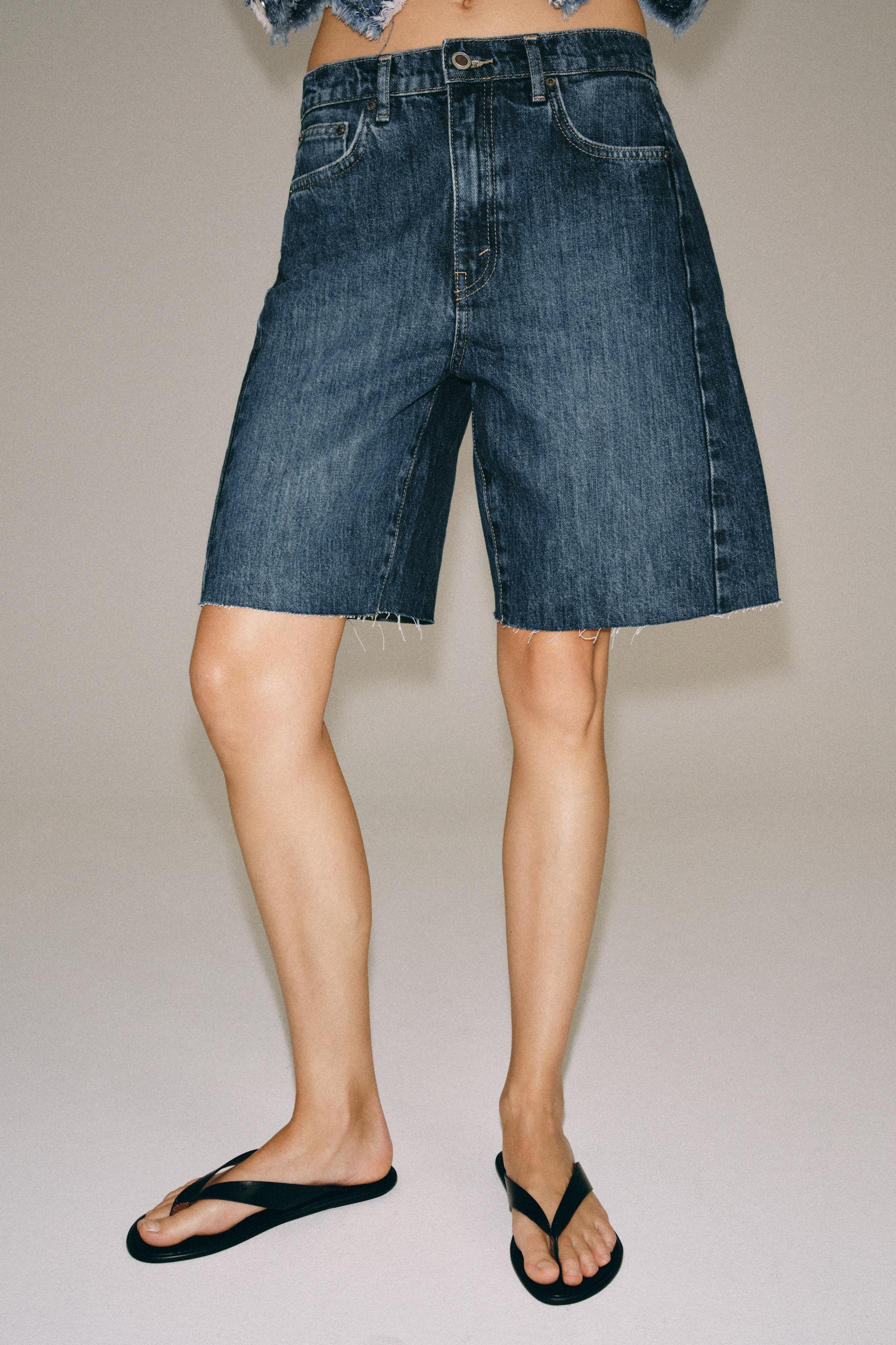 Gr\u00f6\u00dfe des Models: 179 cmMITTELHOHER BUND - REGULAR FIT - RELAXED LEG ZARA WOMAN COLLECT... | Zara DE