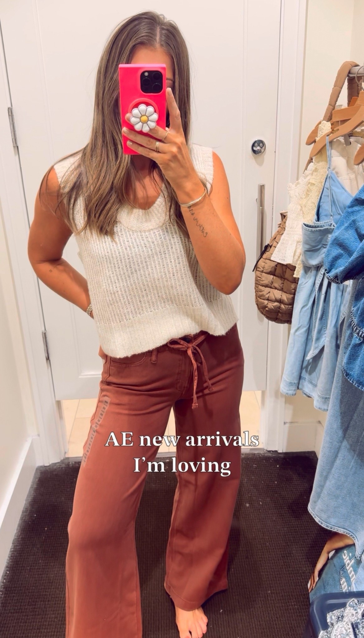 THESE PANTS ARE INCREDIBLE!!!! Soooo soft and stretchy. And adorable!!!! I’m about 5’4 for reference and usually a size 2 but alwyss go down to a 0 in AE! They run big. These pants run especially big - I went down to a 000. Size XS sweater tank. 

Fall outfit ideas 