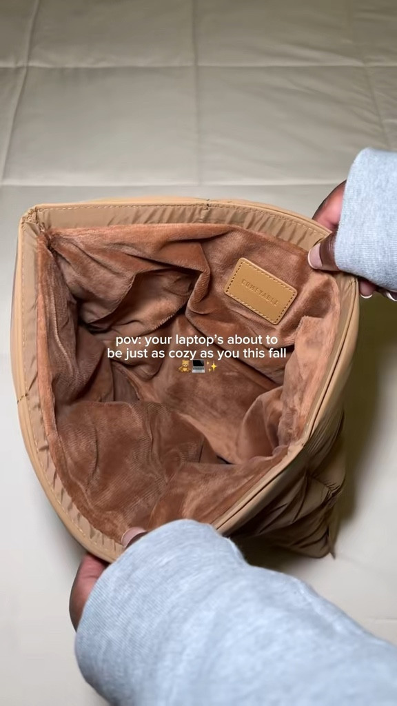 such a cute laptop sleeve 🧸🍂 
