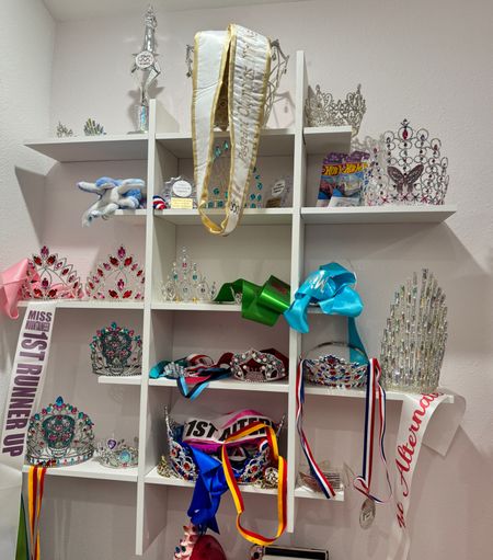 Get organized with my set of favorite shelves 

#LTKGiftGuide #LTKsalealert #LTKhome