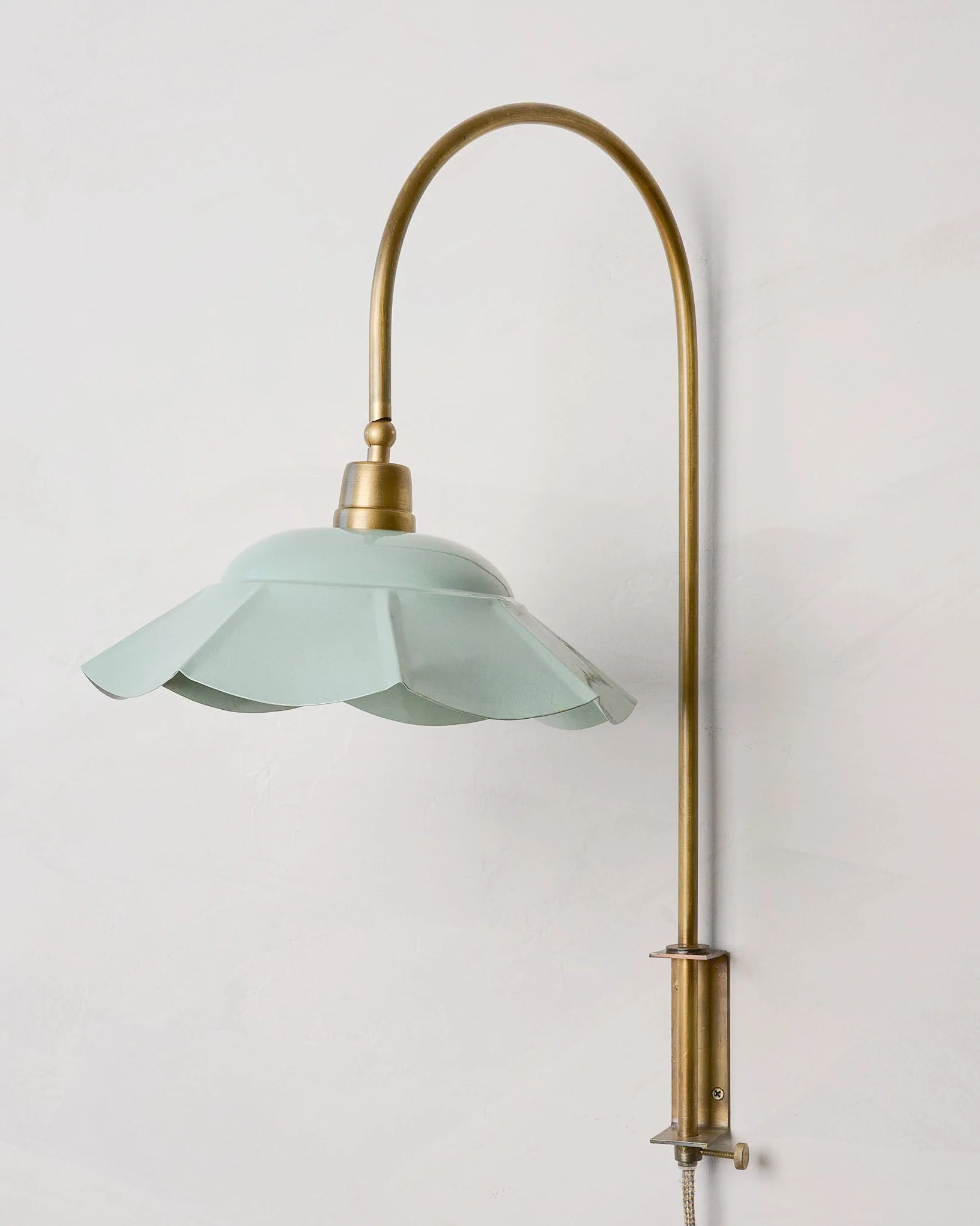 Mary Enamel Plug-in Sconce | Magnolia