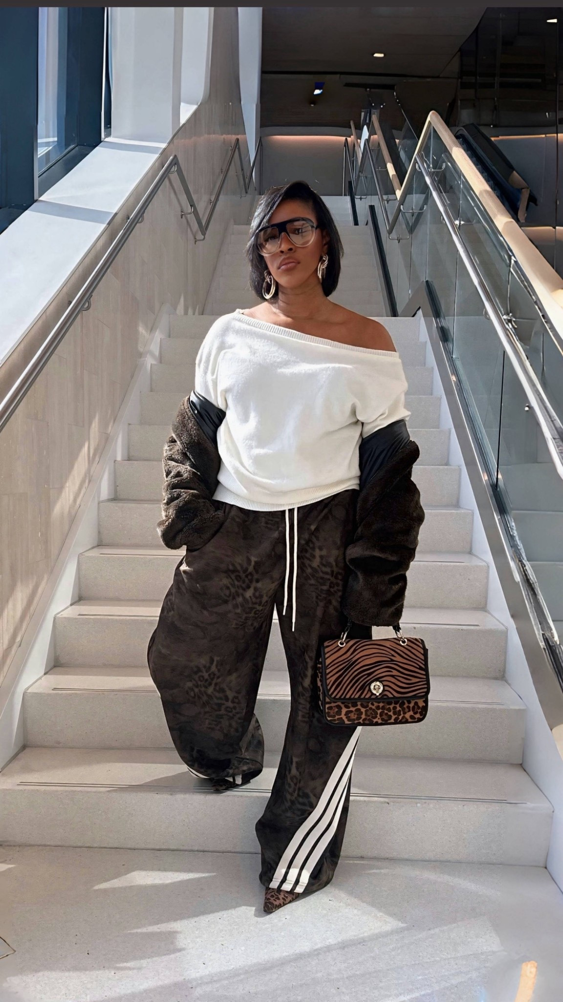 Real exclusive.

Shirt & Pants: Micas (LakeshiaJ12)
Shoes & Bag: Shoedazzle

#LTKMidsize