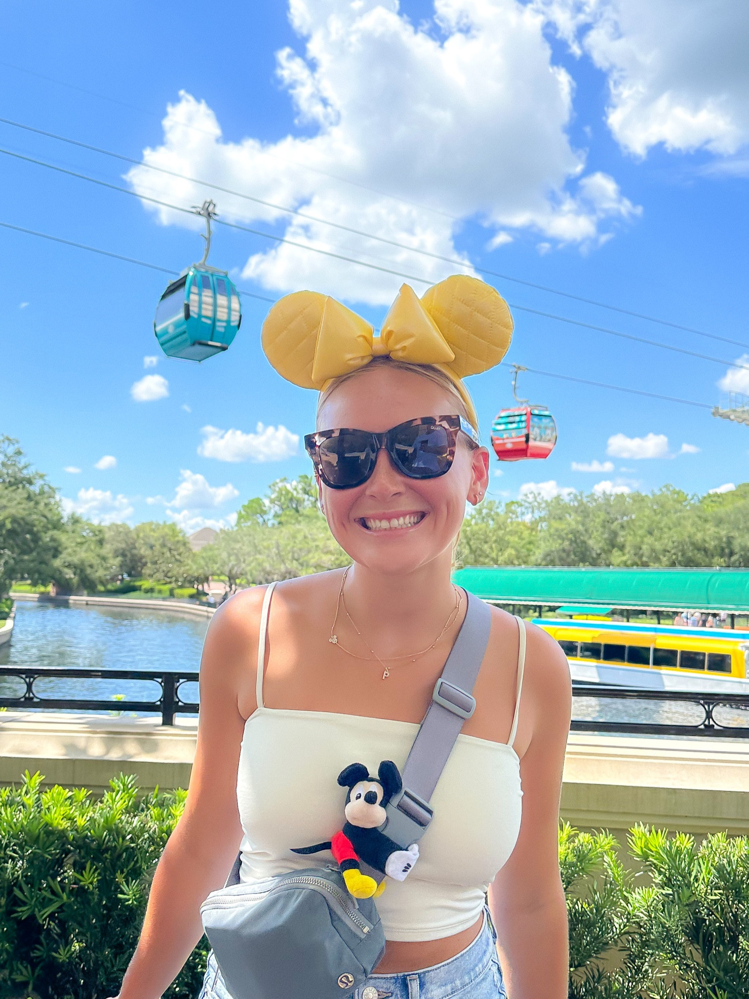 my favorite little Disney necklace😊