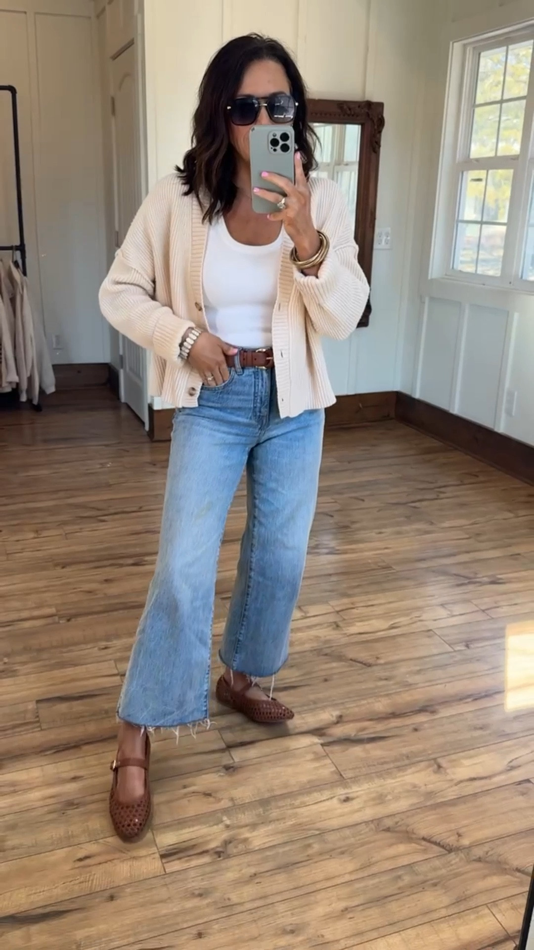 The perfect neutral and casual outfit.


Knit sweater  women’s fashion  women’s style  spring fashion  casual look  elevated outfit  casual outfit  cardigan  seasonal

#LTKStyleTip #LTKSeasonal