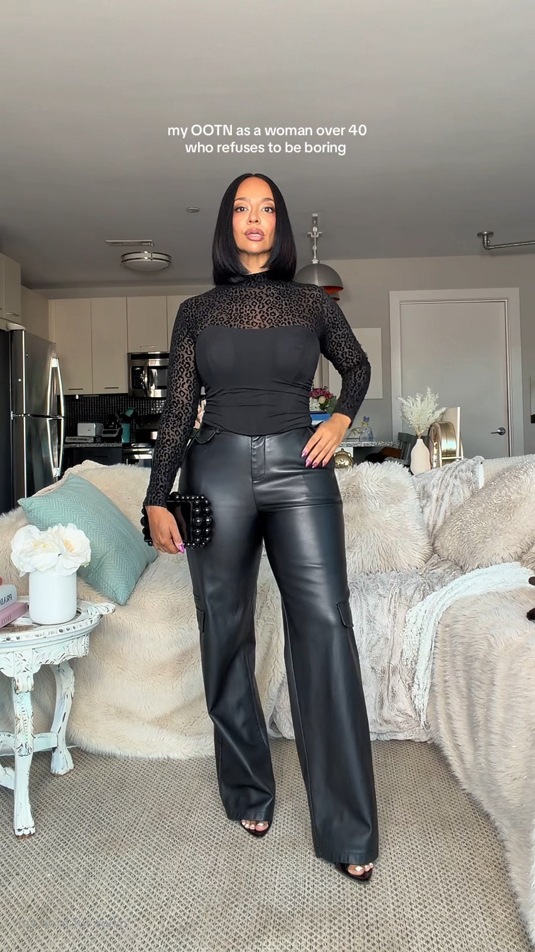 My OOTN as a woman over 40 who refuses to be boring 💁🏽‍♀️ 

over 40 outfit ideas 
dinner and drinks outfit 
petite curvy style 
leather pants outfit Inspo