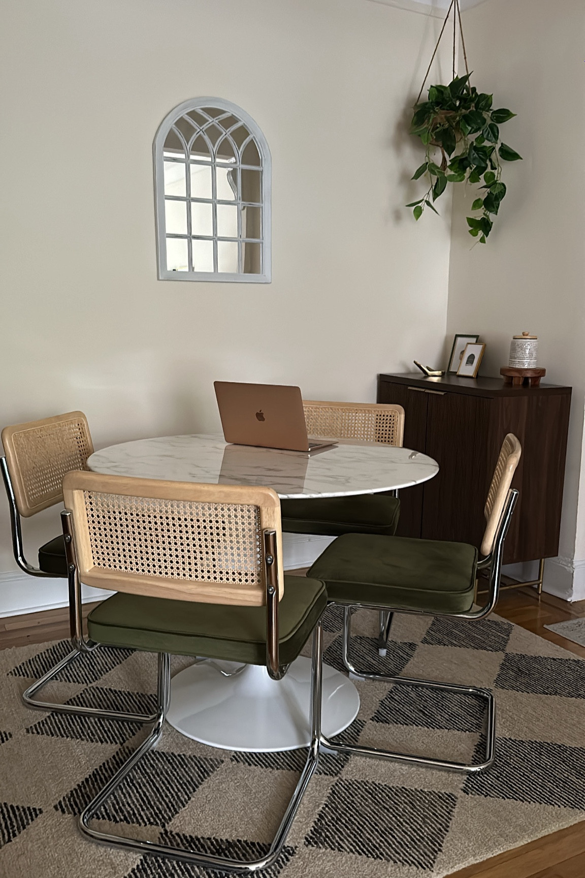 Apartment dinning nook

#LTKHome