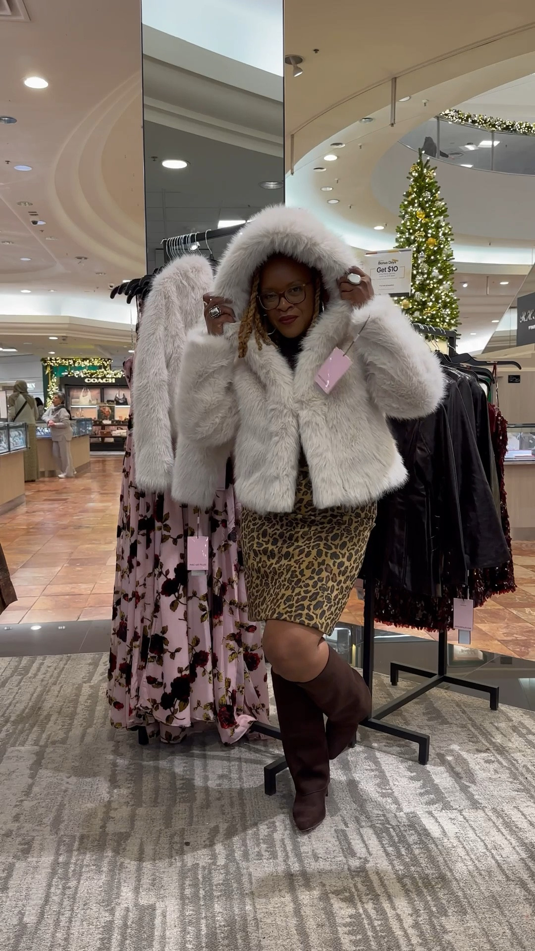 Faux fur stylish coats for parties or work 

#LTKStyleTip #LTKParties #LTKOver40