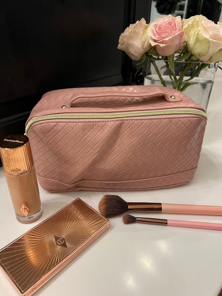 🚨Deal alert $16

Great gift

The affordable make up bag you’ll love🌸
This make-up bag is Faux leather  wave type, comes in several colors… 

I love it opens up all the way flat and you can see everything inside with plenty of sections, pockets and a zipper pocket.



#LTKGiftGuide #LTKbeauty #LTKsalealert