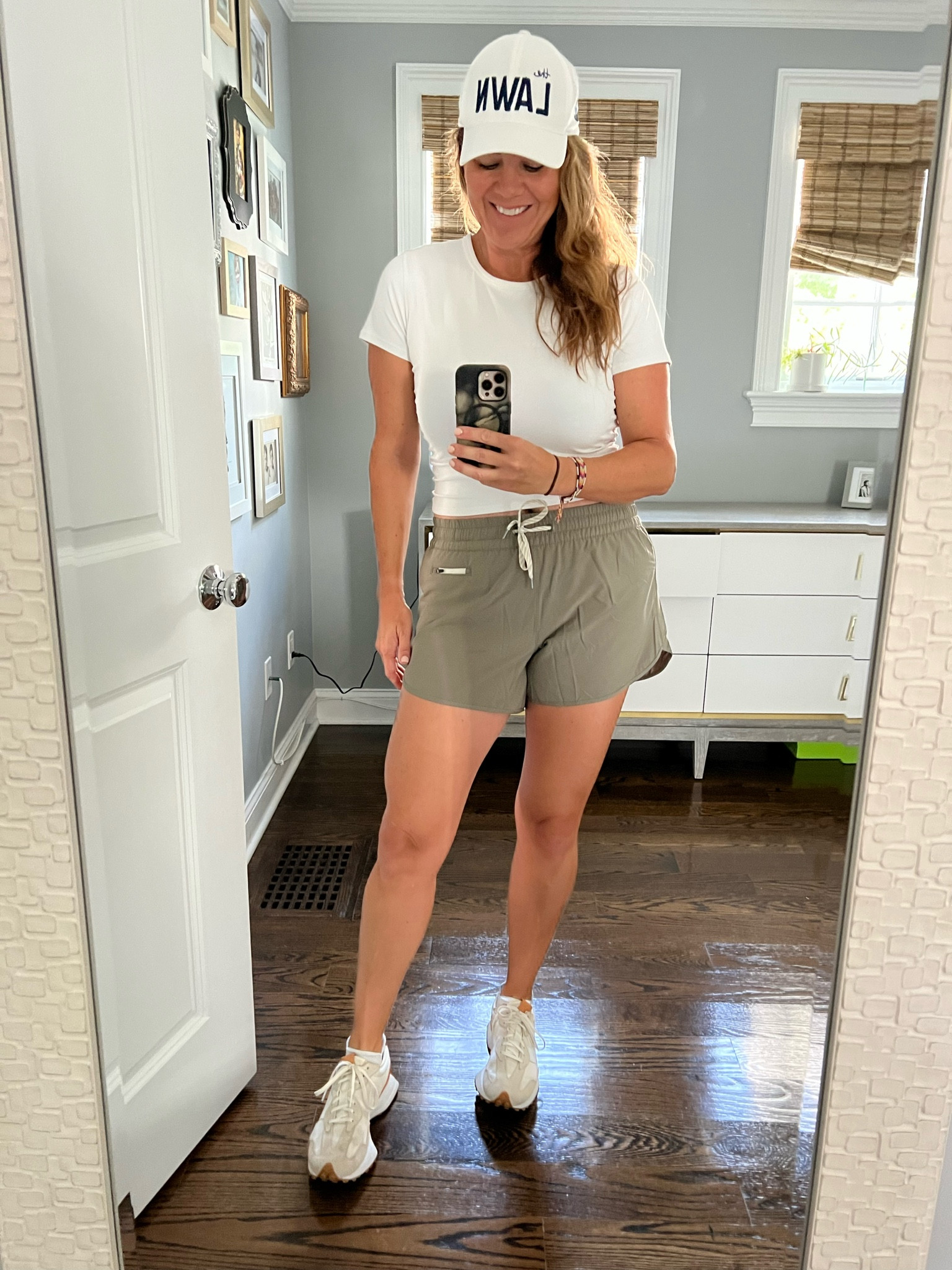 Summer Staples. Enough said.

#vuori #lulu #newbalance 