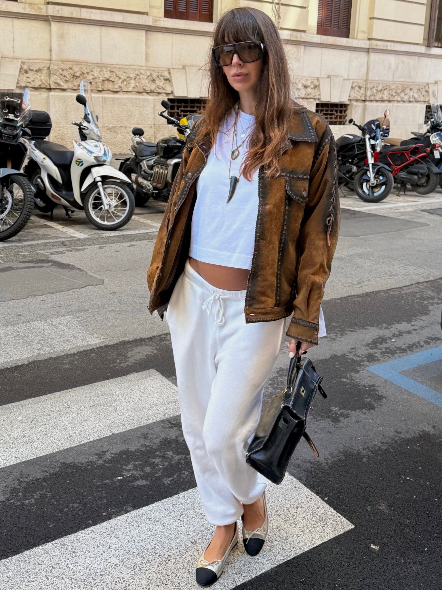 The jacket is vintage :)