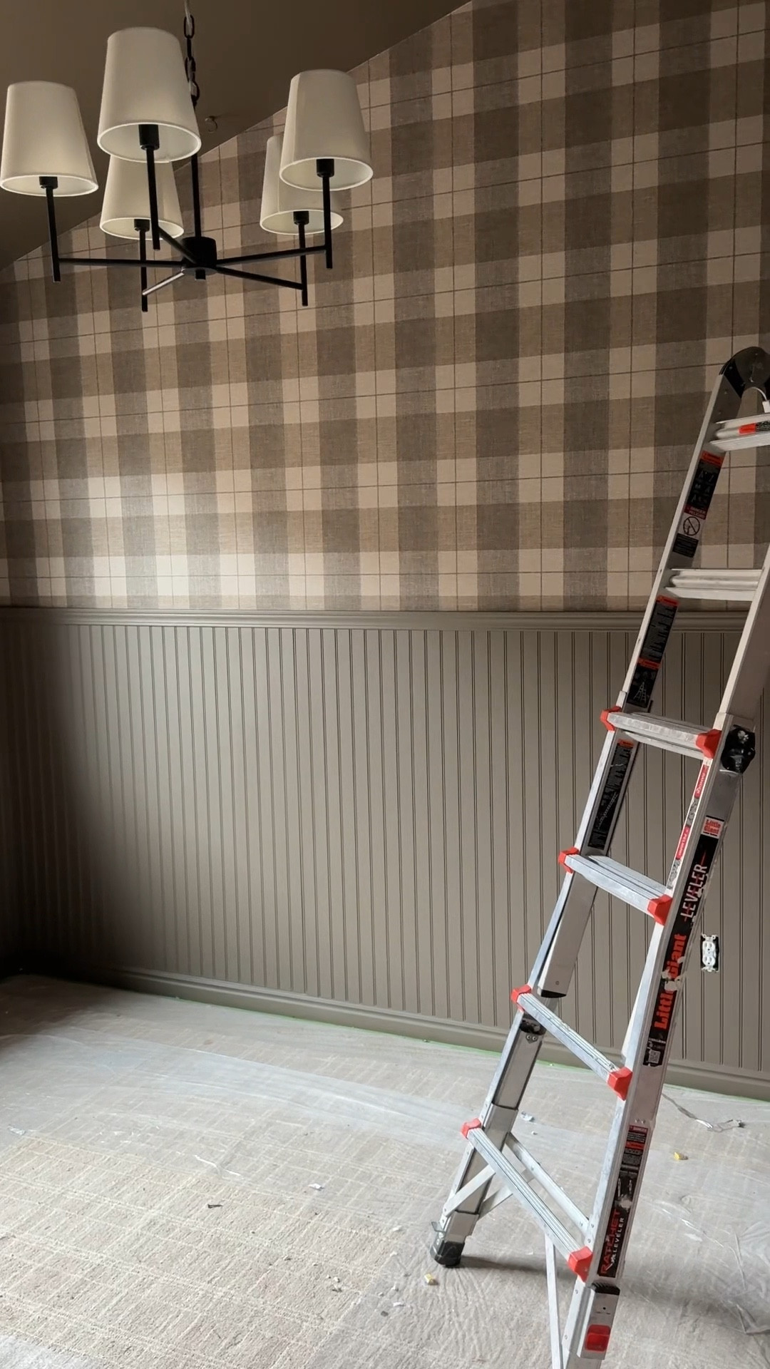 Nursery wallpaper 