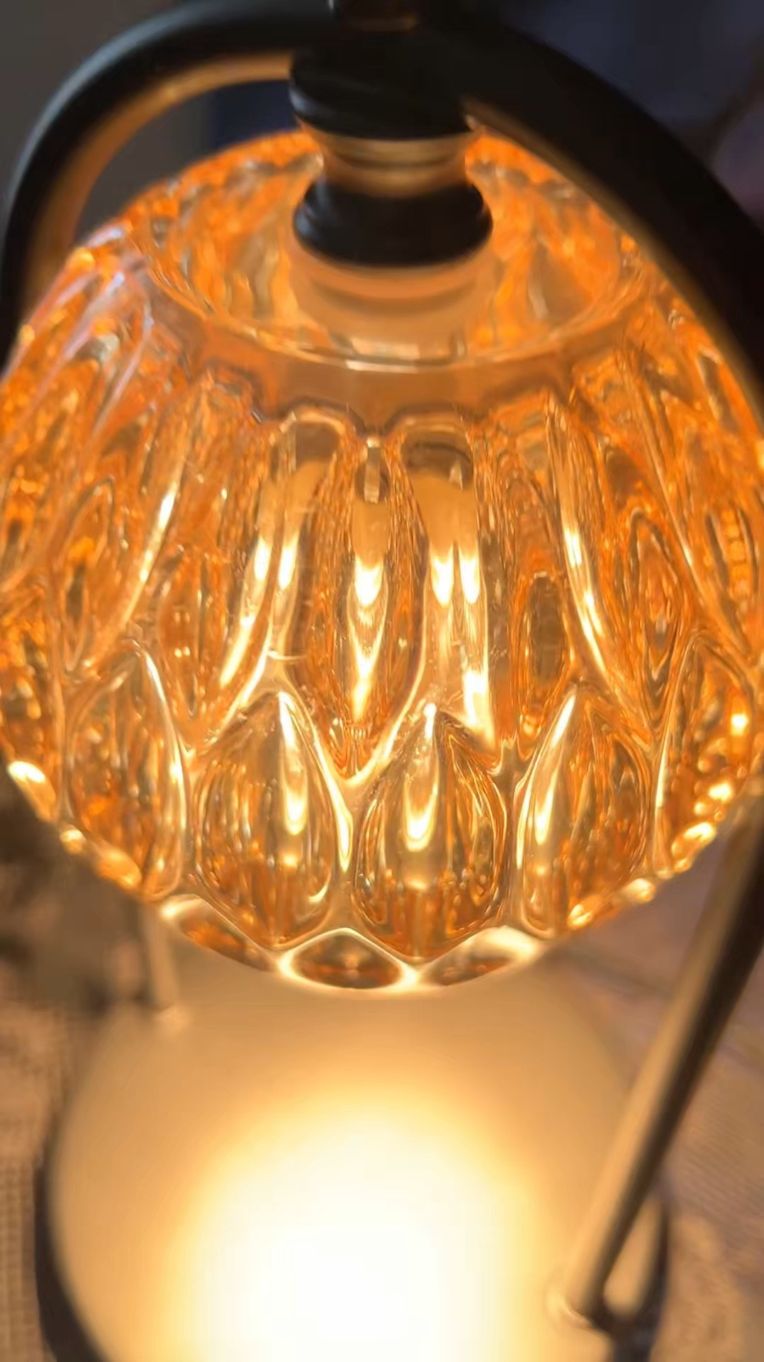 The cozy ambiance this candle warmer creates is just 👌🏻

#LTKHome #LTKFindsUnder50 #LTKGiftGuide