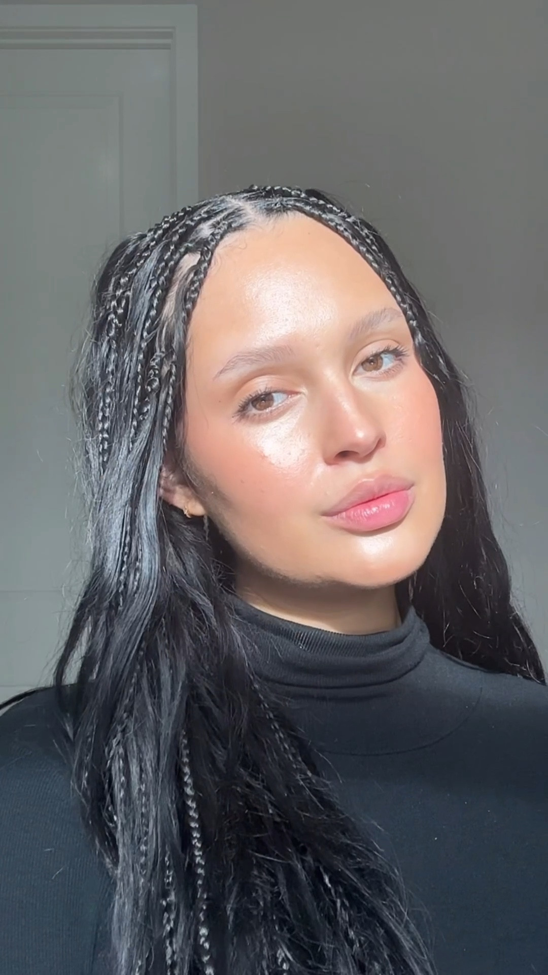 social media reminder as i get ready for the day with a simple and easy makeup look 🫶🏽

#LTKBeauty #LTKWatchNow #LTKMostLoved