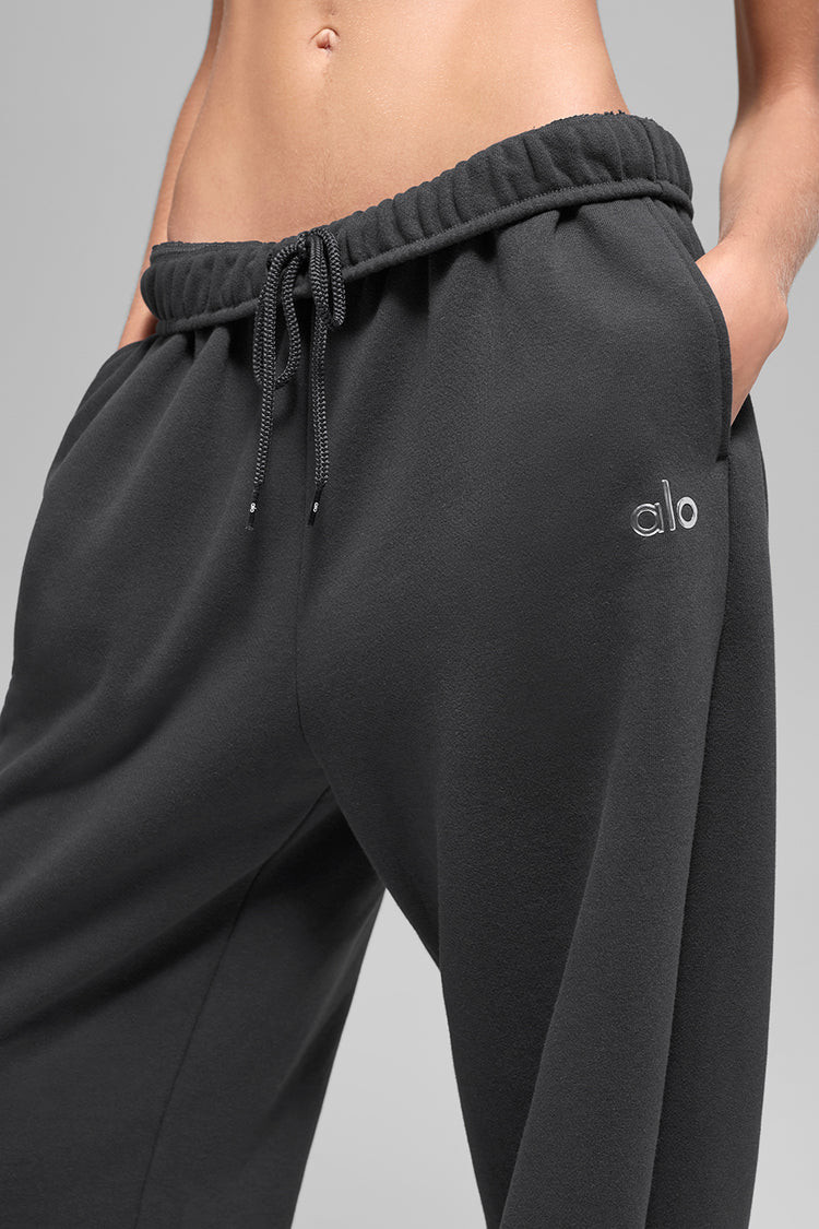 Accolade Straight Leg Sweatpant | Alo Yoga (US)