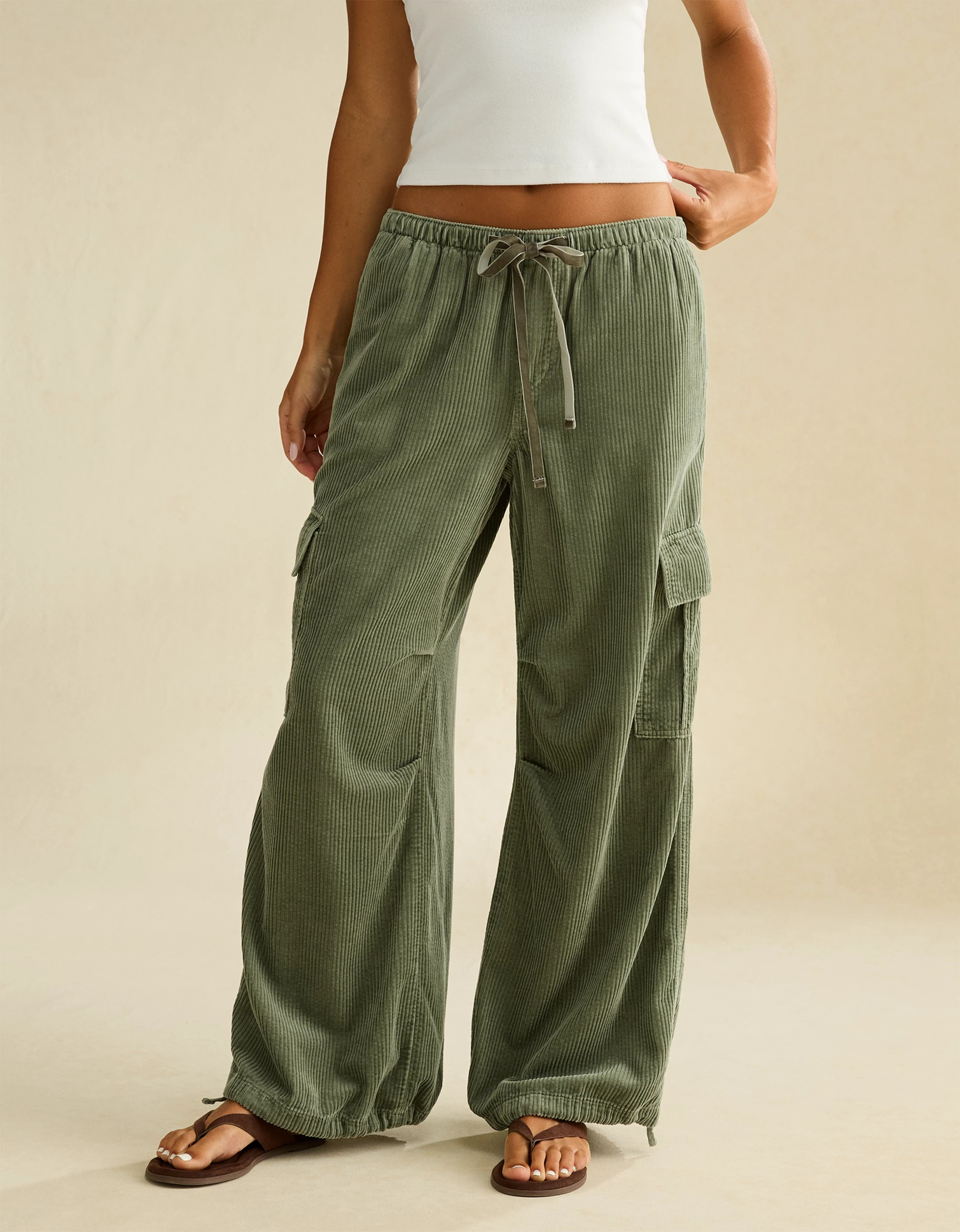 AE Low-Rise Corduroy Cargo Pant | American Eagle Outfitters (US & CA)