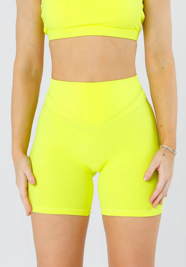Reluna Icon High-Rise Sculptseam\u00ae Plus Short 6\u201d Highlighter | Paragon Fitwear