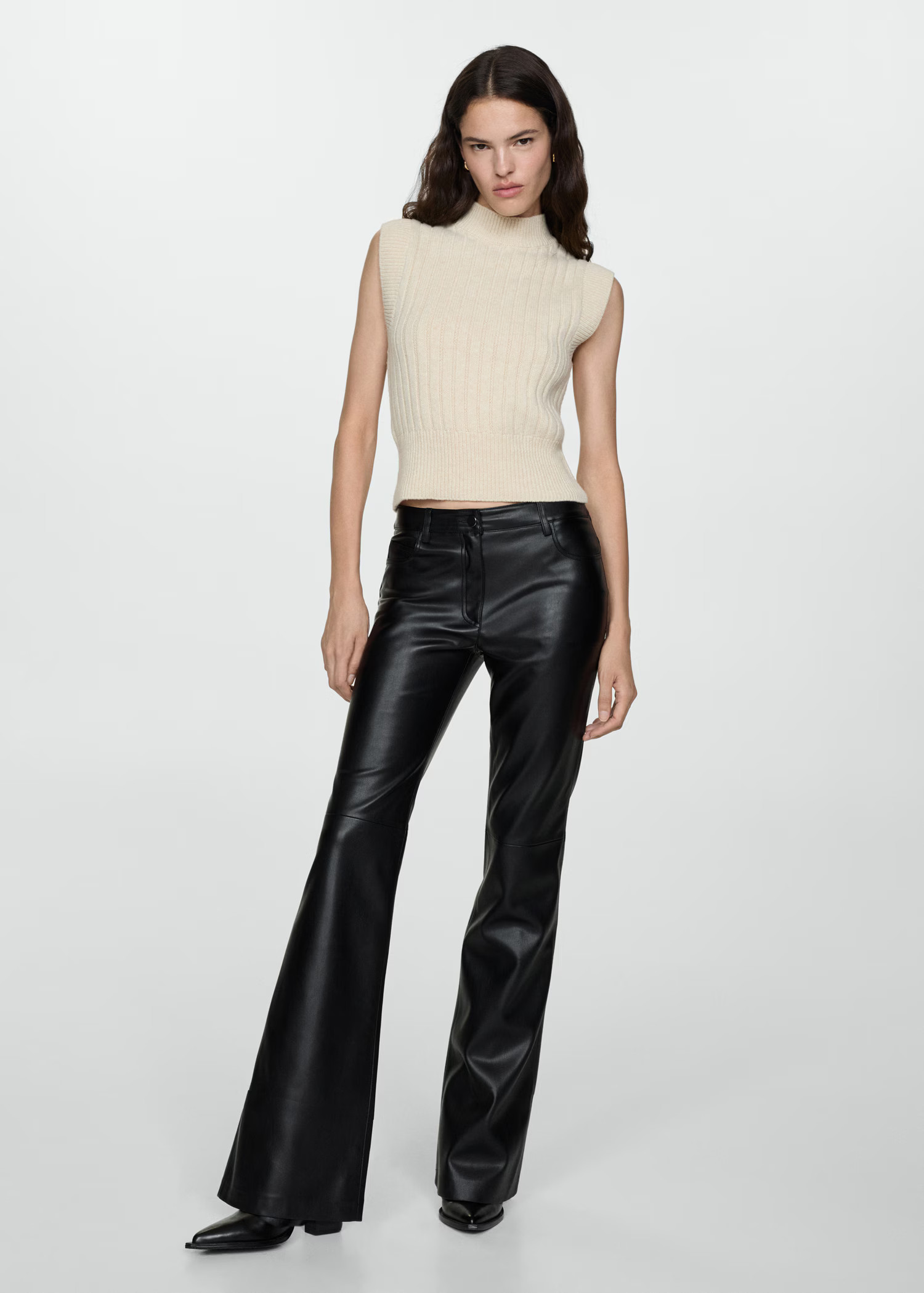 Leather-effect skinny trousers - Women | MANGO United Kingdom | MANGO (UK)