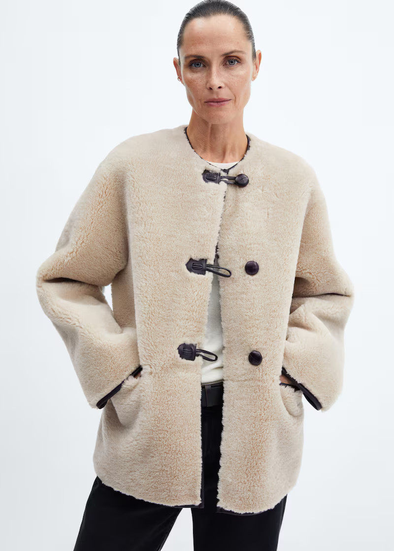 Fur-effect coat with appliqués | MANGO (UK)