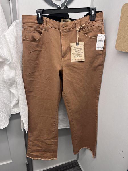 Obsessed with these cropped flares I recently purchased. They are SO comfortable 🤎

Nordstrom Rack | Democracy | plus size | cropped flares | neutral pant | high risee


#LTKfindsunder50 #LTKworkwear #LTKover40