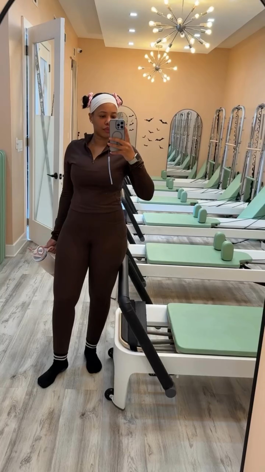 Pilates week 4; 13 weeks postpartum 🤎

Wearing @fabletics Oasis PureLuxe High-Waisted Leggings & Cold Weather Long-Sleeve Half-Zip Top both in color Cacao. 

#pilates #postpartum #postpartumworkout #postpartumweightlossjourney #postpartumwellness
